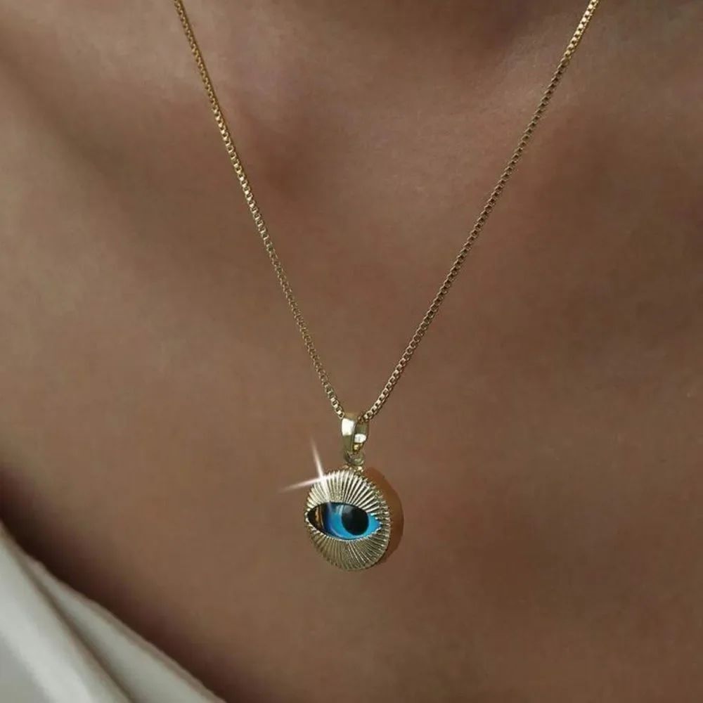 Gold and Blue Eye Pendant Necklace A1549